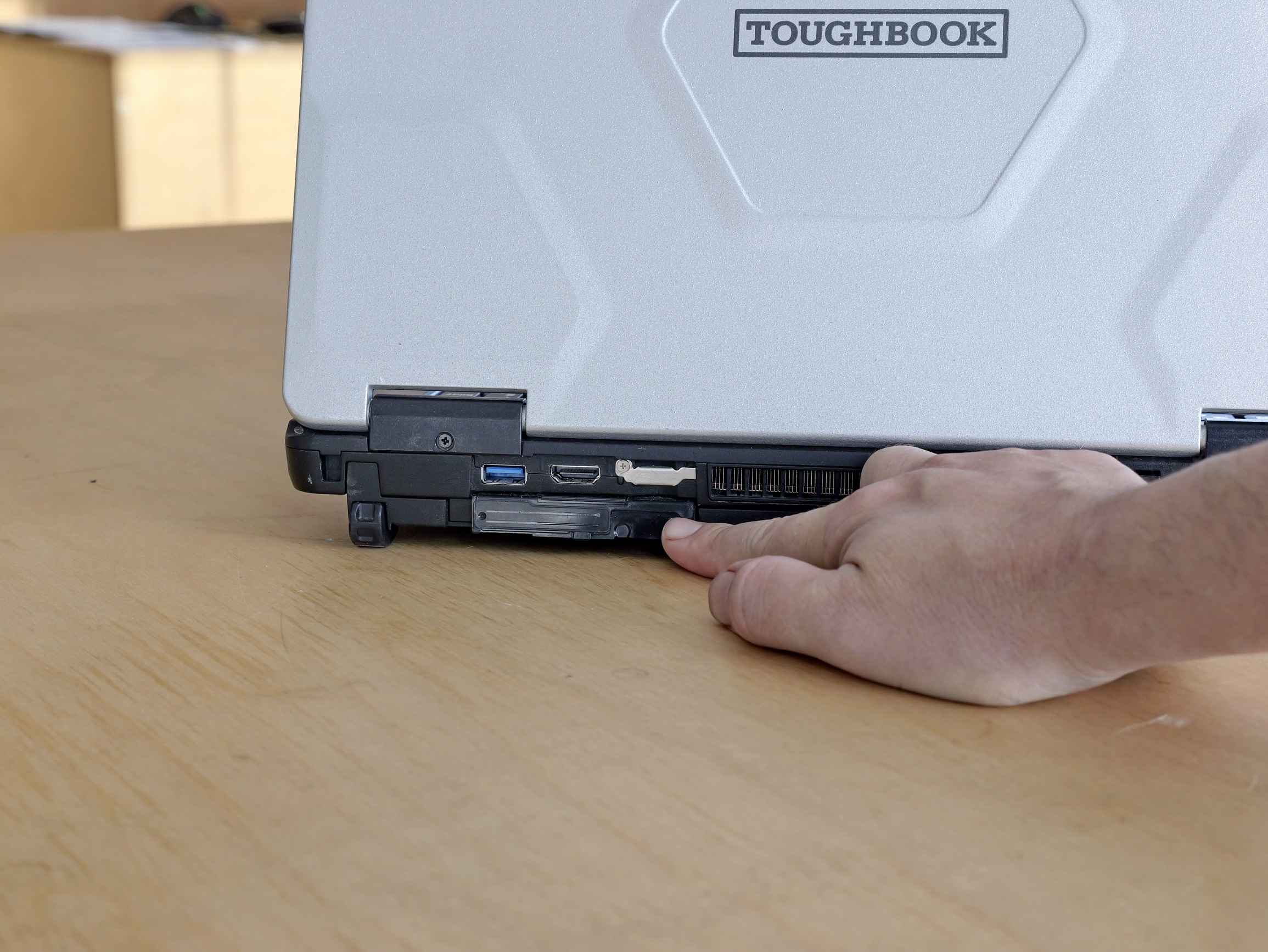 Panasonic Toughbook CF-54 MK2 i5-6300U 16GB RAM m2 SSD FHD IPS Mid Batt-FDEDq.jpeg